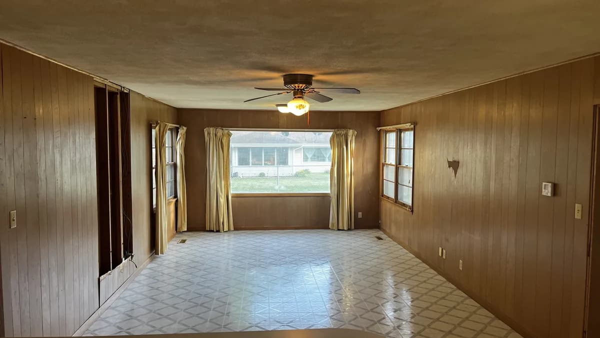 Dated West Aurora kitchen before the Navarro Home Solutions remodel